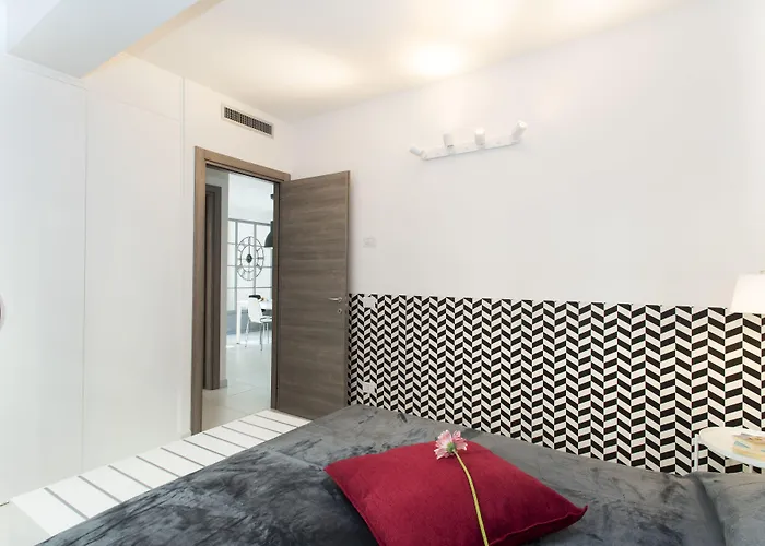 Skytower - The Right Space * רומא